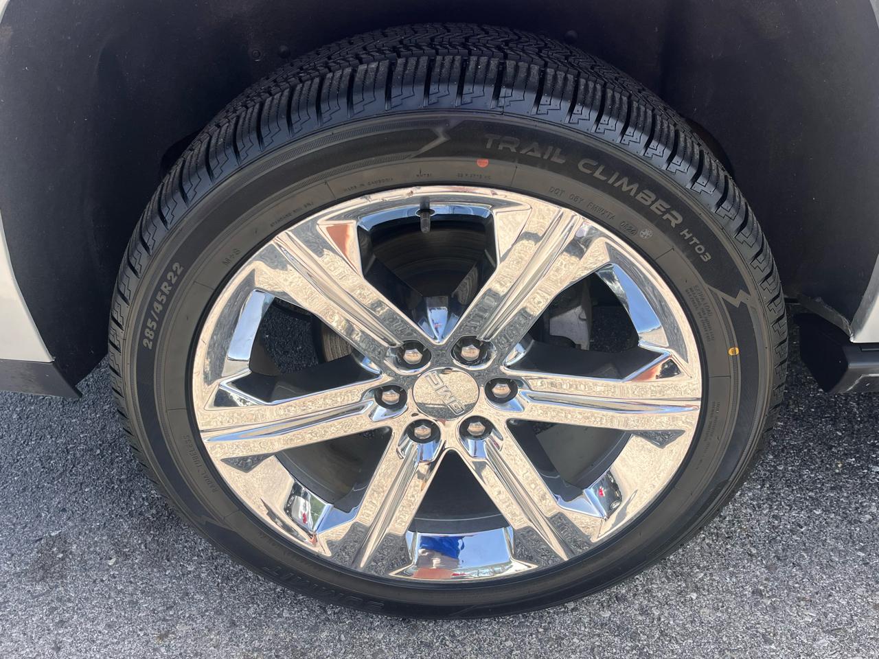 GMC Yukon XL 4WD 4dr Denali 2017