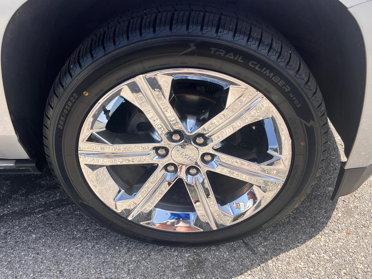 GMC Yukon XL 4WD 4dr Denali 2017