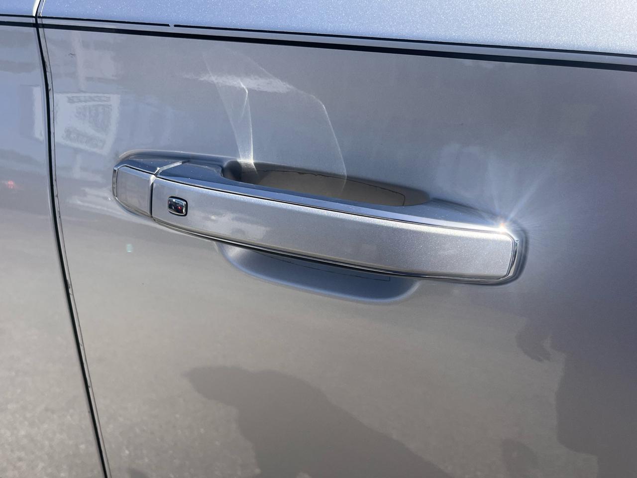 GMC Yukon XL 4WD 4dr Denali 2017