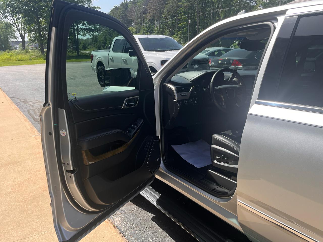 GMC Yukon XL 4WD 4dr Denali 2017