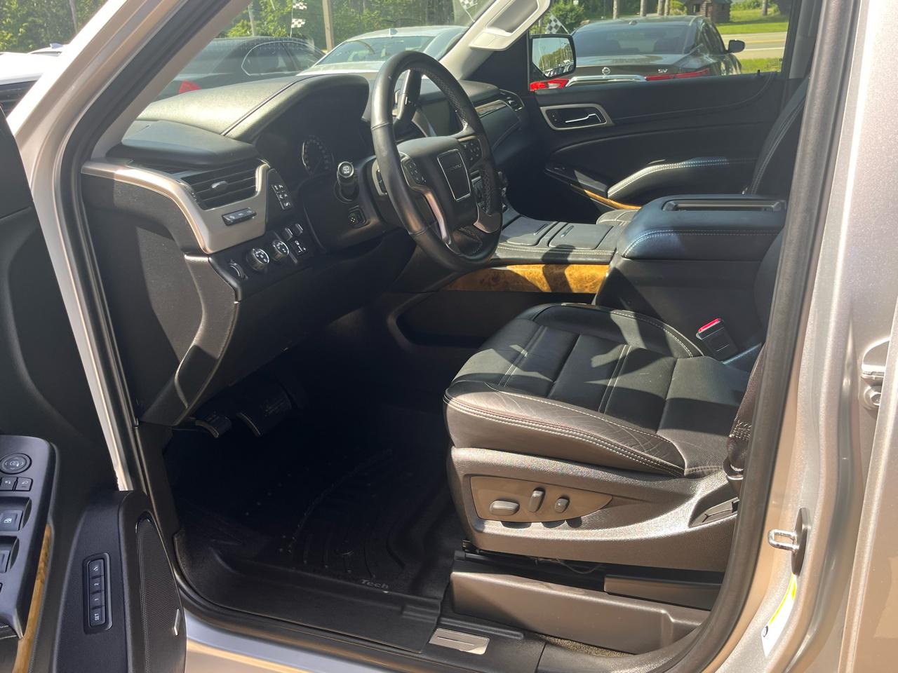 GMC Yukon XL 4WD 4dr Denali 2017