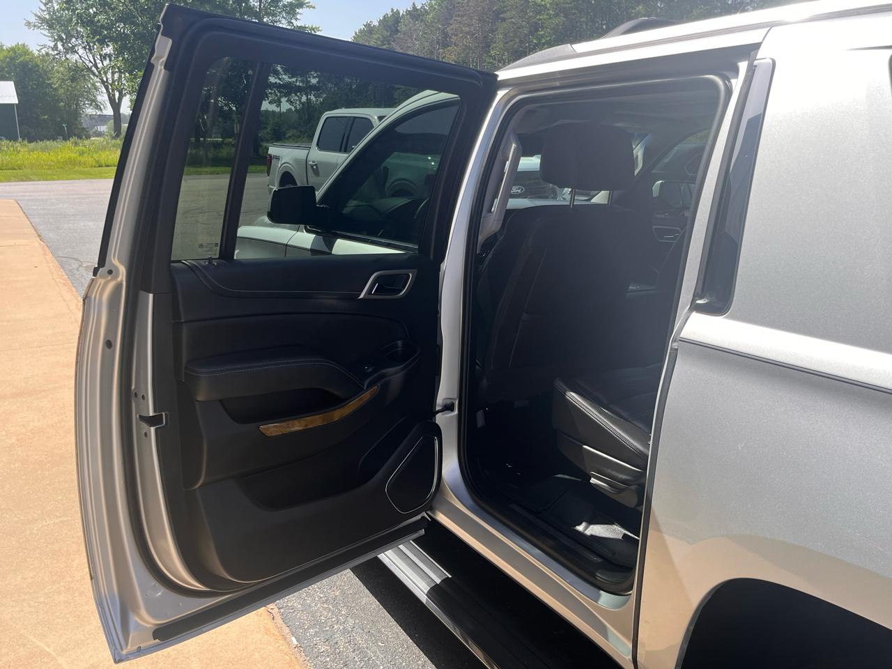 GMC Yukon XL 4WD 4dr Denali 2017