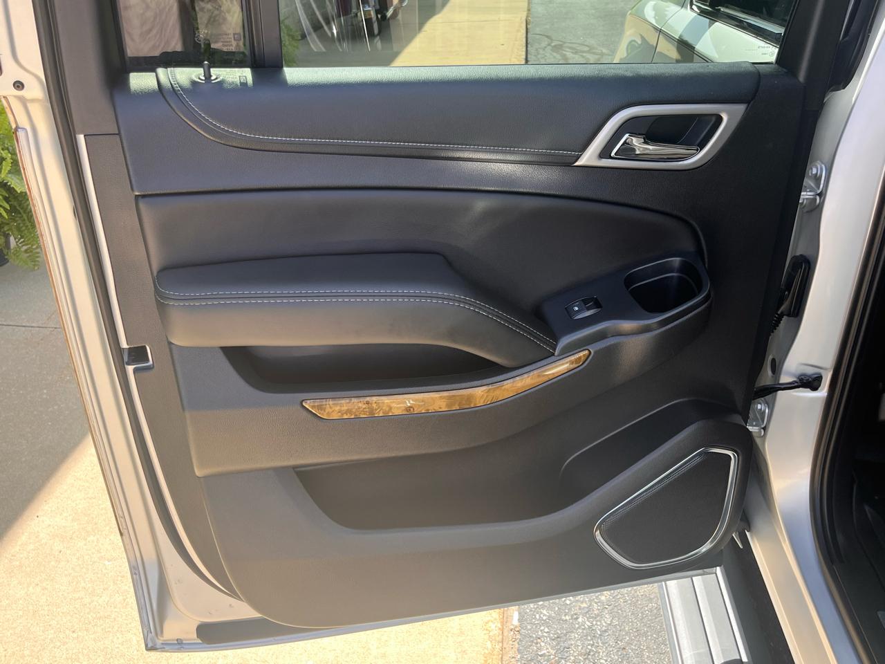 GMC Yukon XL 4WD 4dr Denali 2017