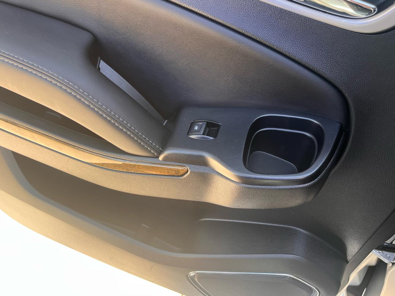 GMC Yukon XL 4WD 4dr Denali 2017