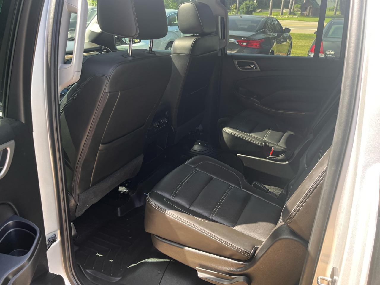 GMC Yukon XL 4WD 4dr Denali 2017