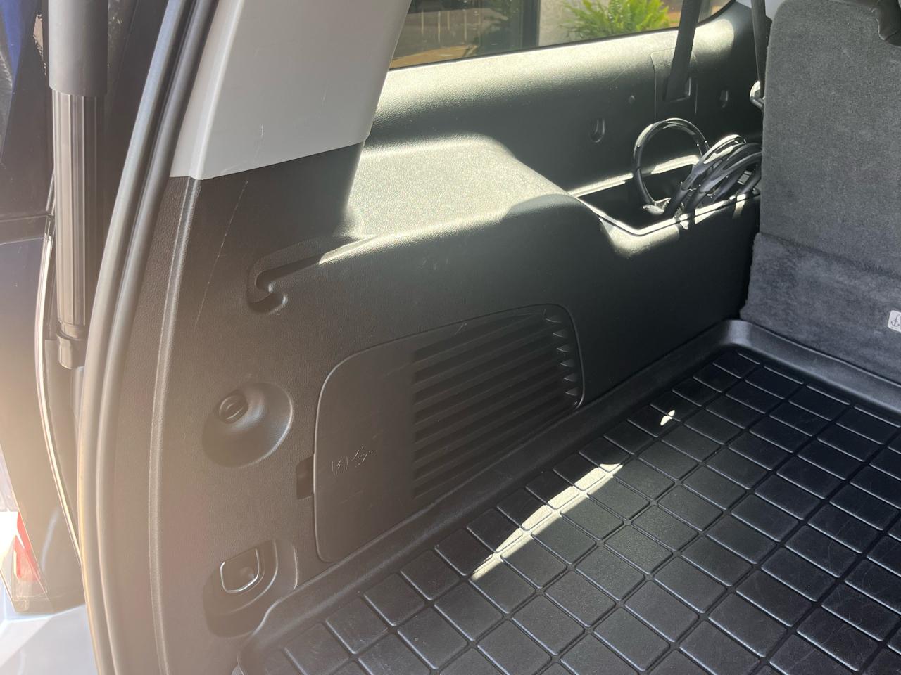 GMC Yukon XL 4WD 4dr Denali 2017