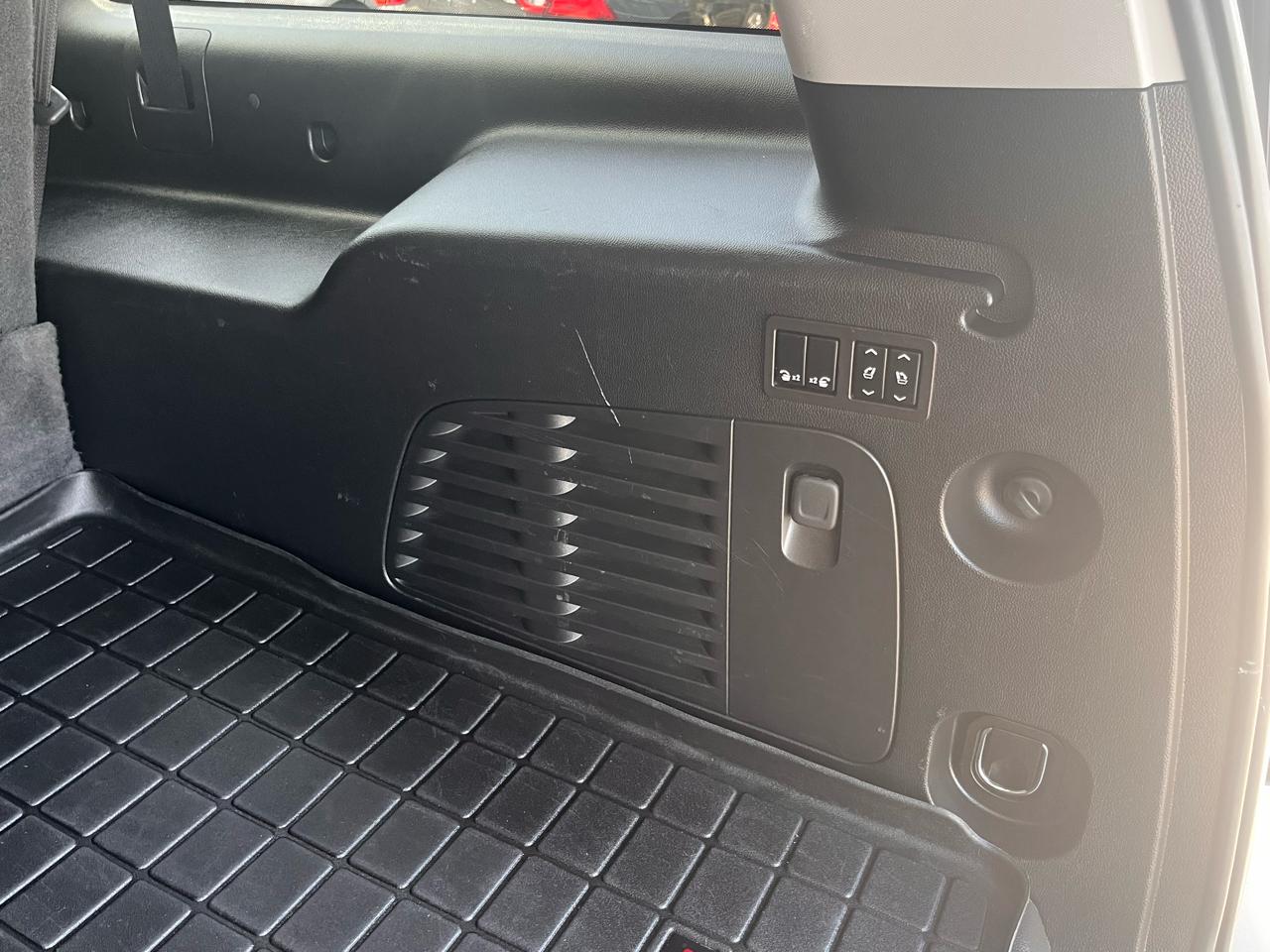GMC Yukon XL 4WD 4dr Denali 2017