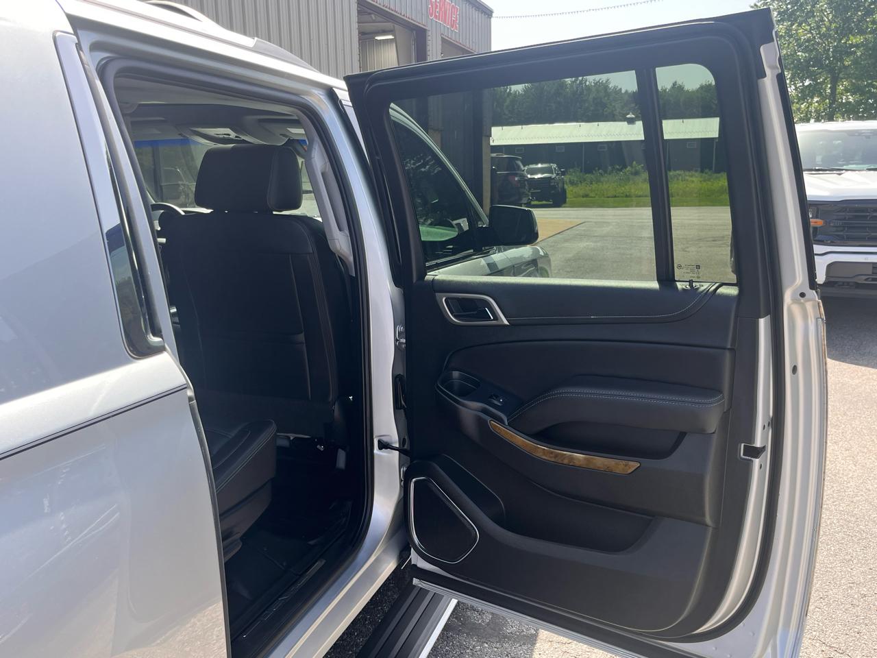 GMC Yukon XL 4WD 4dr Denali 2017