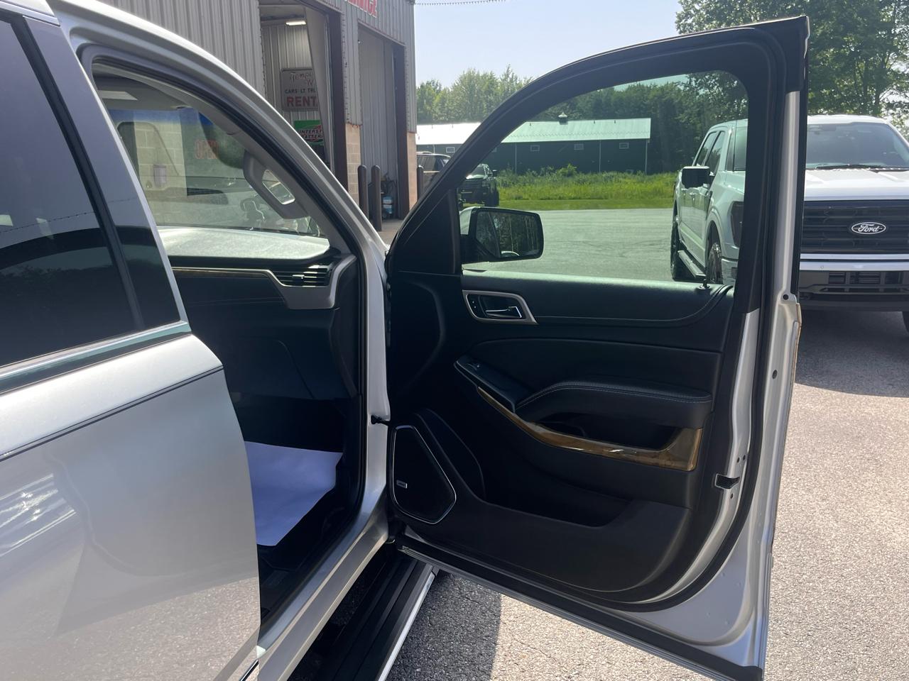 GMC Yukon XL 4WD 4dr Denali 2017