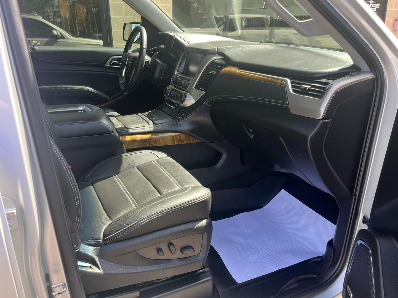 GMC Yukon XL 4WD 4dr Denali 2017