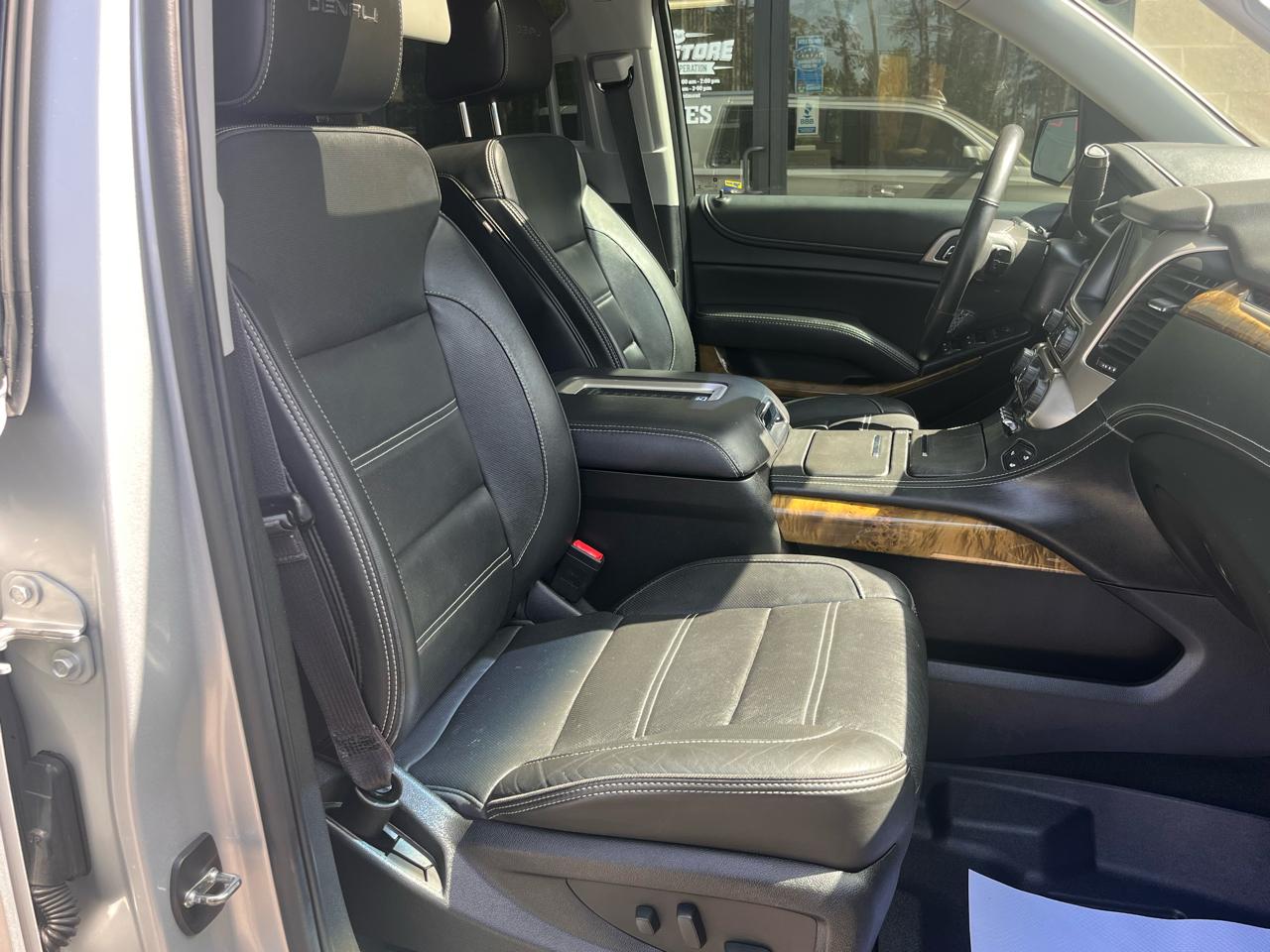 GMC Yukon XL 4WD 4dr Denali 2017