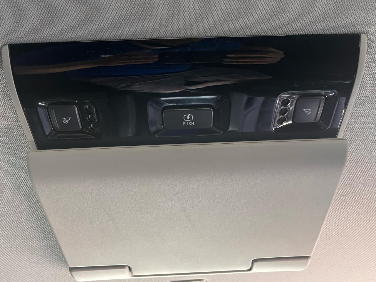 GMC Yukon XL 4WD 4dr Denali 2017