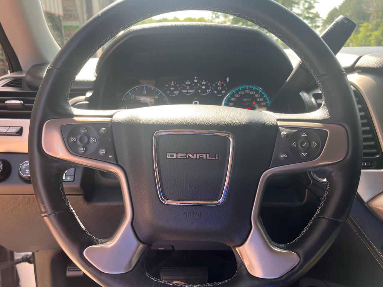 GMC Yukon XL 4WD 4dr Denali 2017