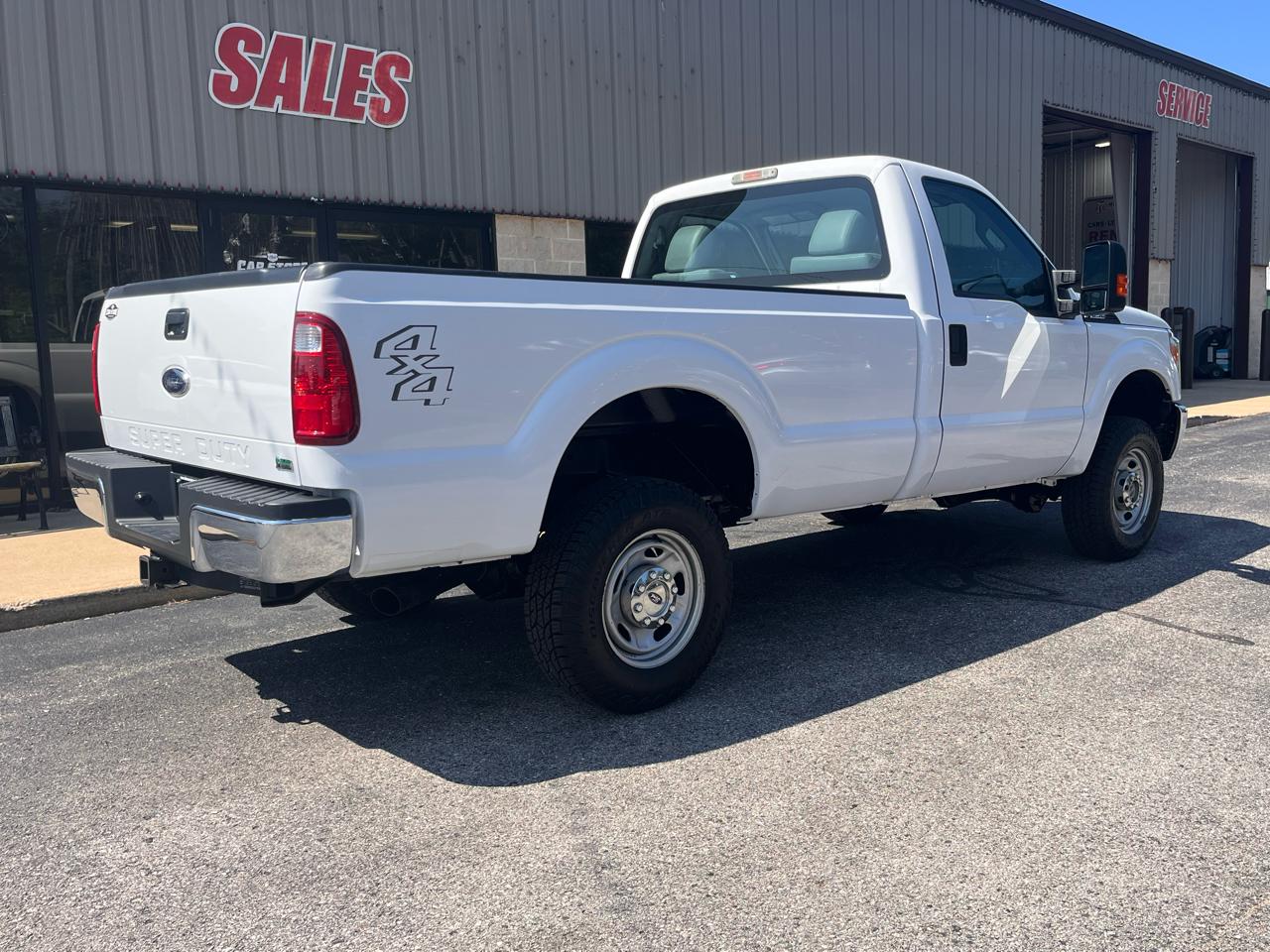 Ford Super Duty F-250 SRW XL 4WD Reg Cab 8' Box 2015