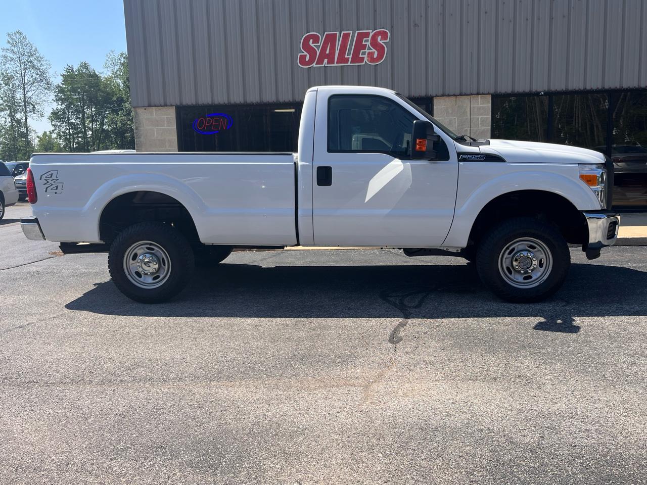 Ford Super Duty F-250 SRW XL 4WD Reg Cab 8' Box 2015