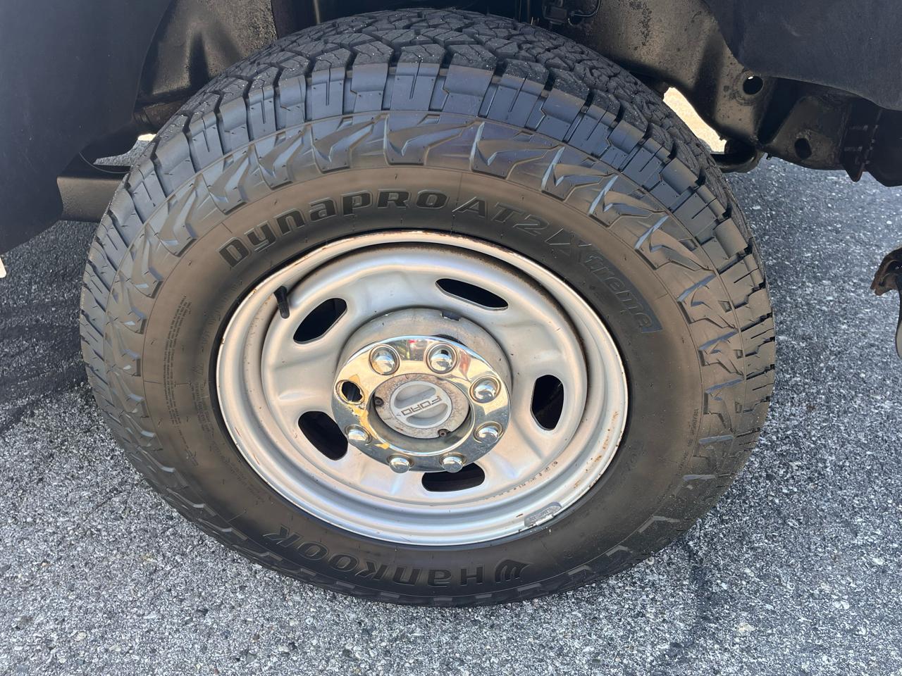 Ford Super Duty F-250 SRW XL 4WD Reg Cab 8' Box 2015