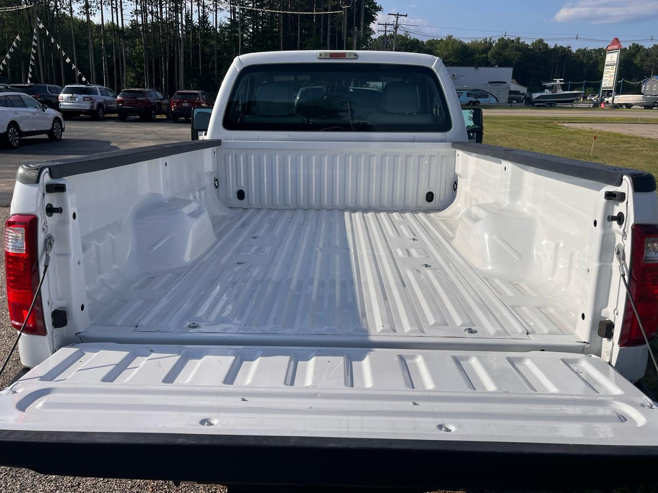 Ford Super Duty F-250 SRW XL 4WD Reg Cab 8' Box 2015