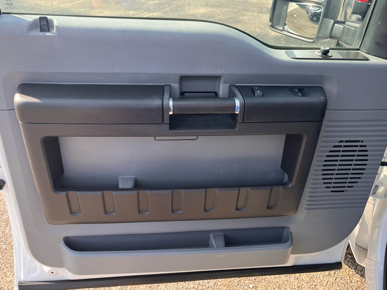 Ford Super Duty F-250 SRW XL 4WD Reg Cab 8' Box 2015