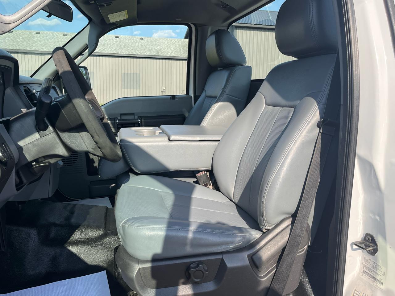 Ford Super Duty F-250 SRW XL 4WD Reg Cab 8' Box 2015