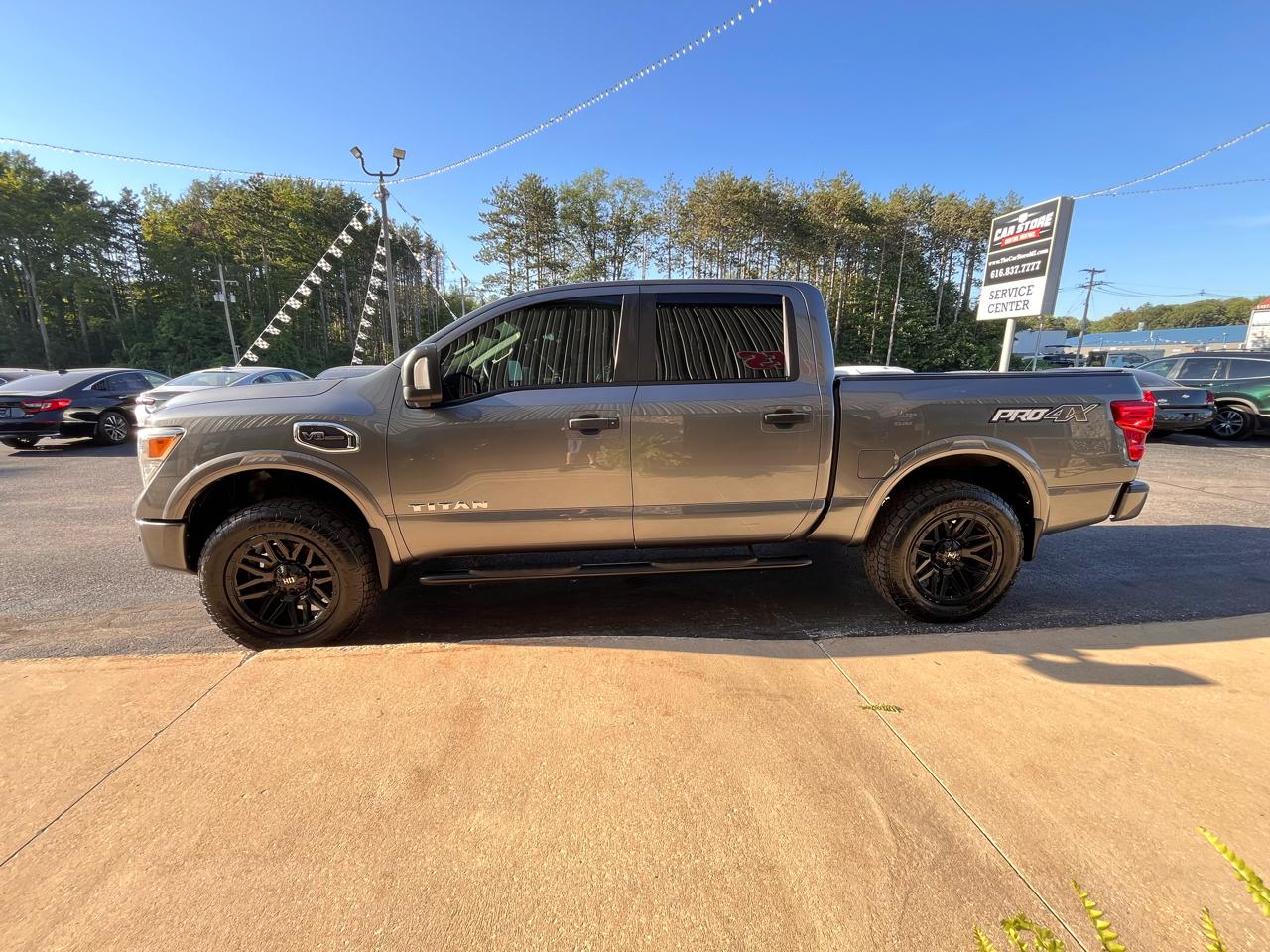 Nissan Titan 4x4 Crew Cab PRO-4X 2017