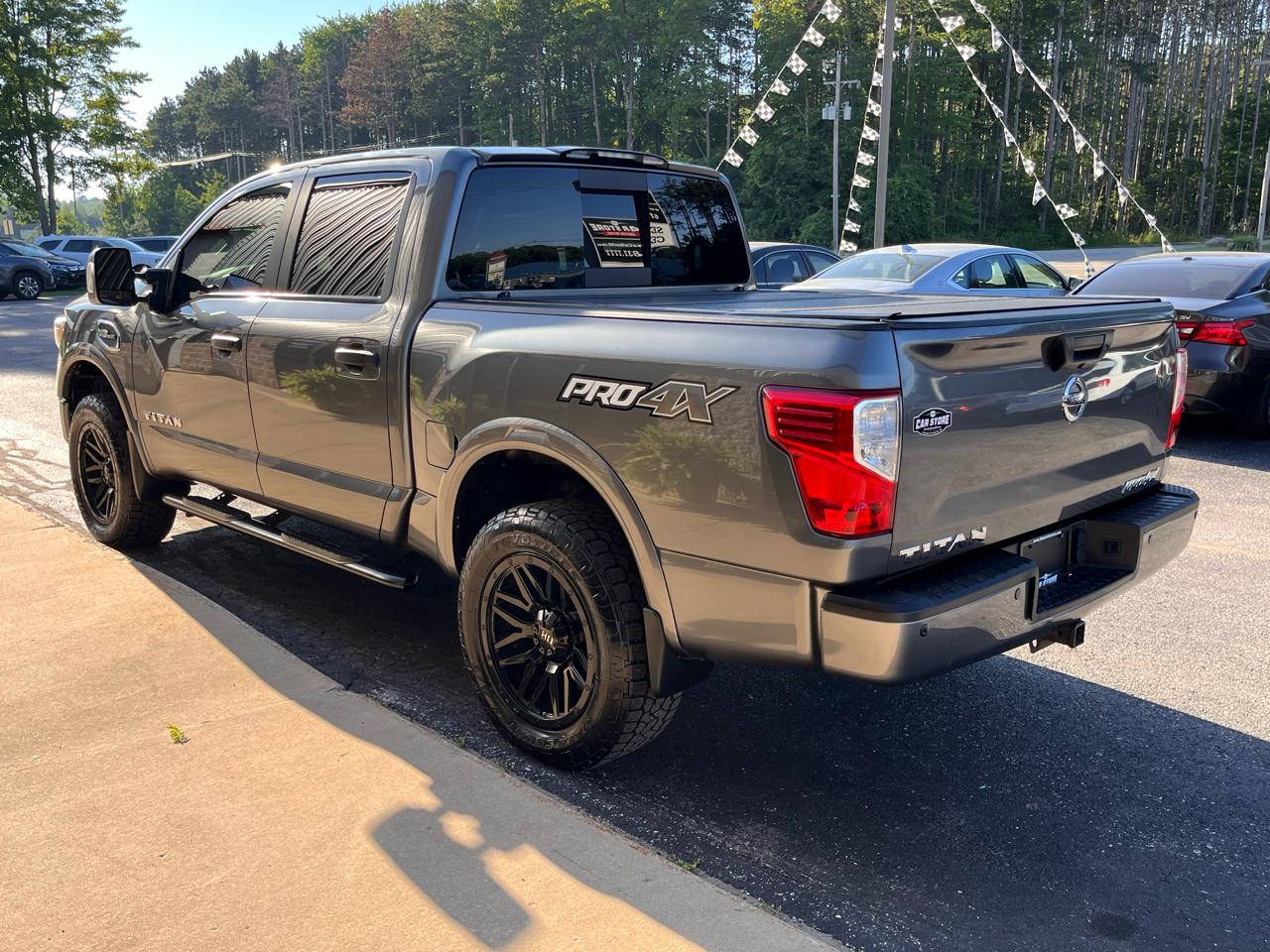 Nissan Titan 4x4 Crew Cab PRO-4X 2017