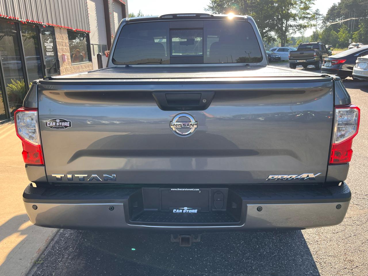 Nissan Titan 4x4 Crew Cab PRO-4X 2017