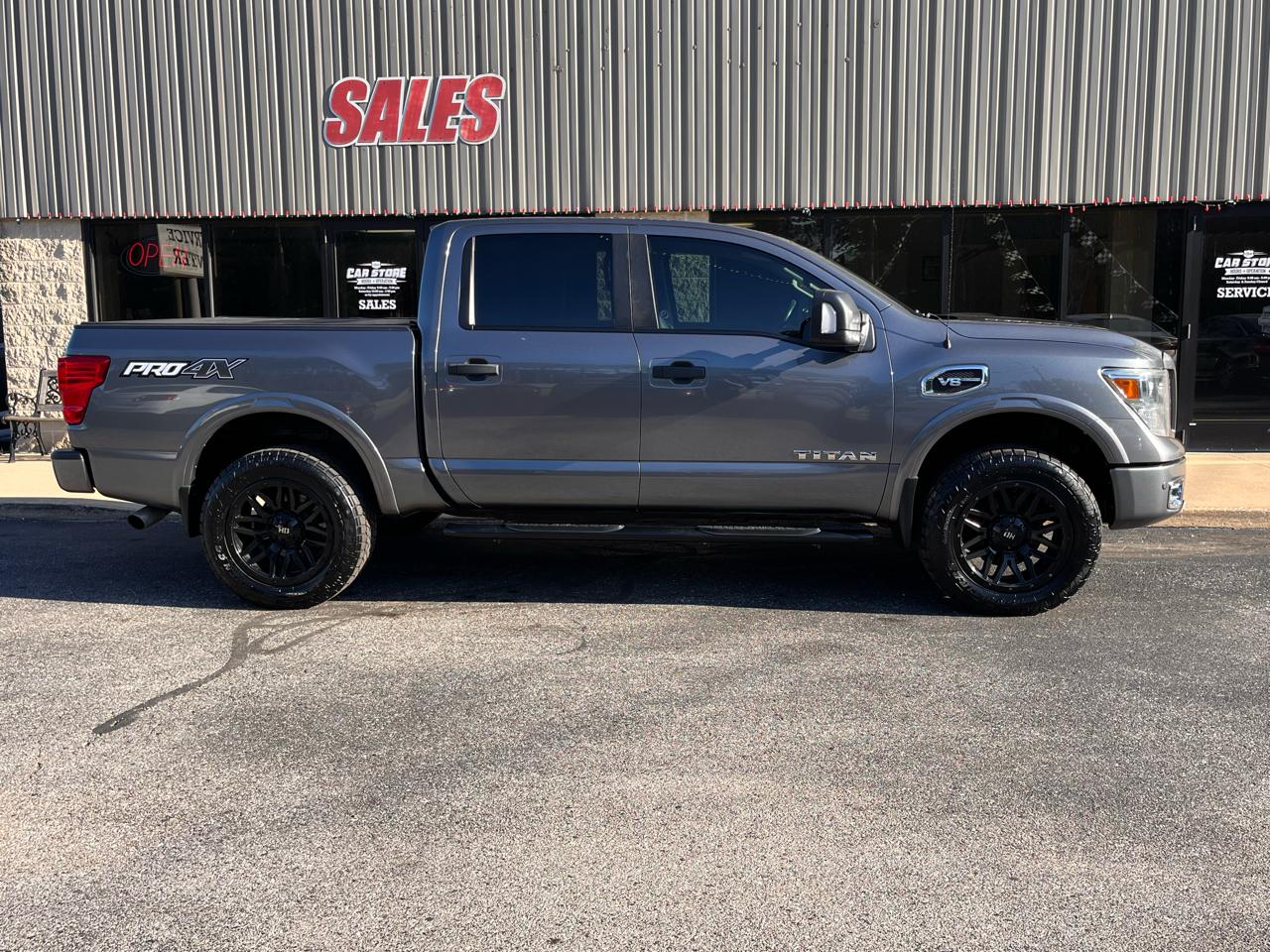 Nissan Titan 4x4 Crew Cab PRO-4X 2017