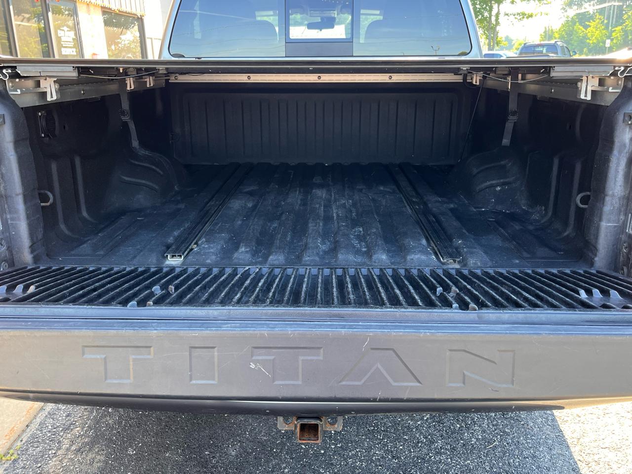 Nissan Titan 4x4 Crew Cab PRO-4X 2017