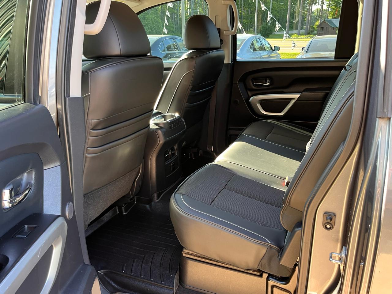 Nissan Titan 4x4 Crew Cab PRO-4X 2017