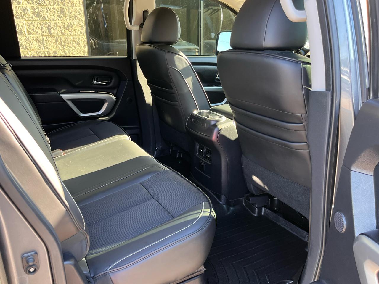 Nissan Titan 4x4 Crew Cab PRO-4X 2017