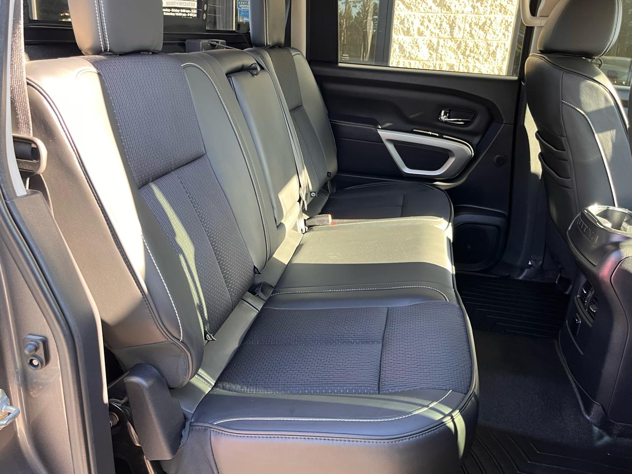 Nissan Titan 4x4 Crew Cab PRO-4X 2017