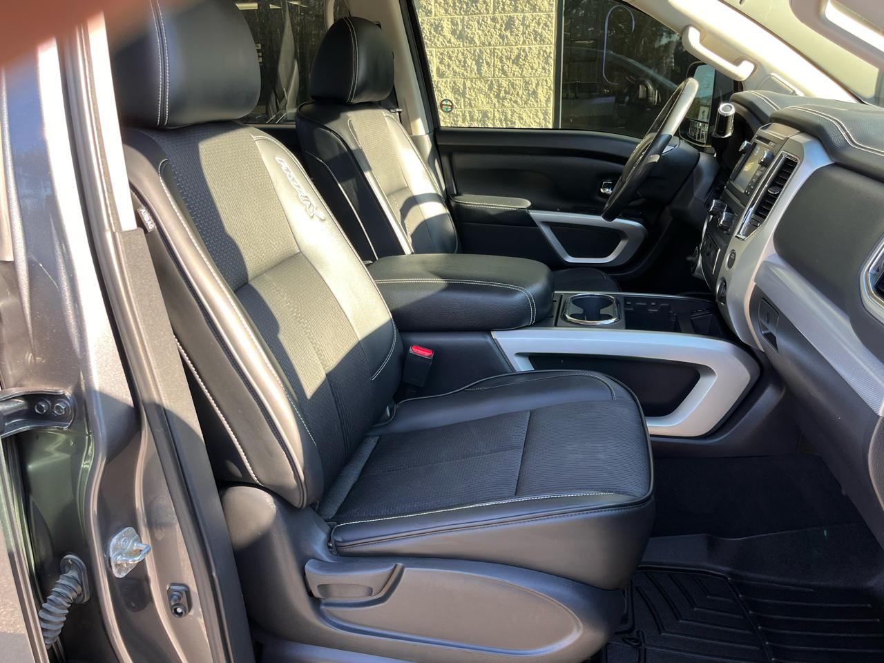 Nissan Titan 4x4 Crew Cab PRO-4X 2017