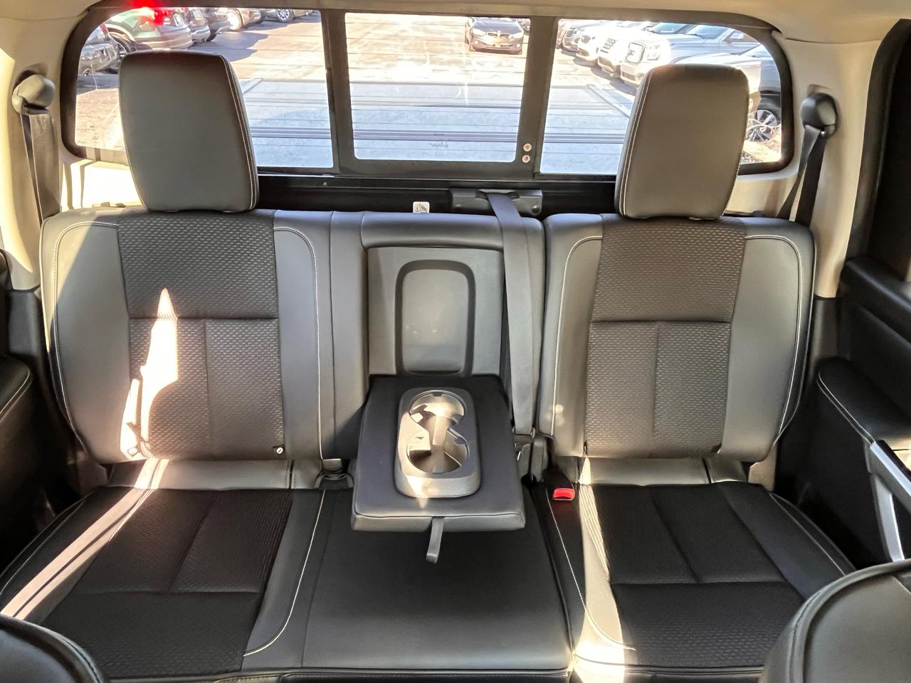 Nissan Titan 4x4 Crew Cab PRO-4X 2017