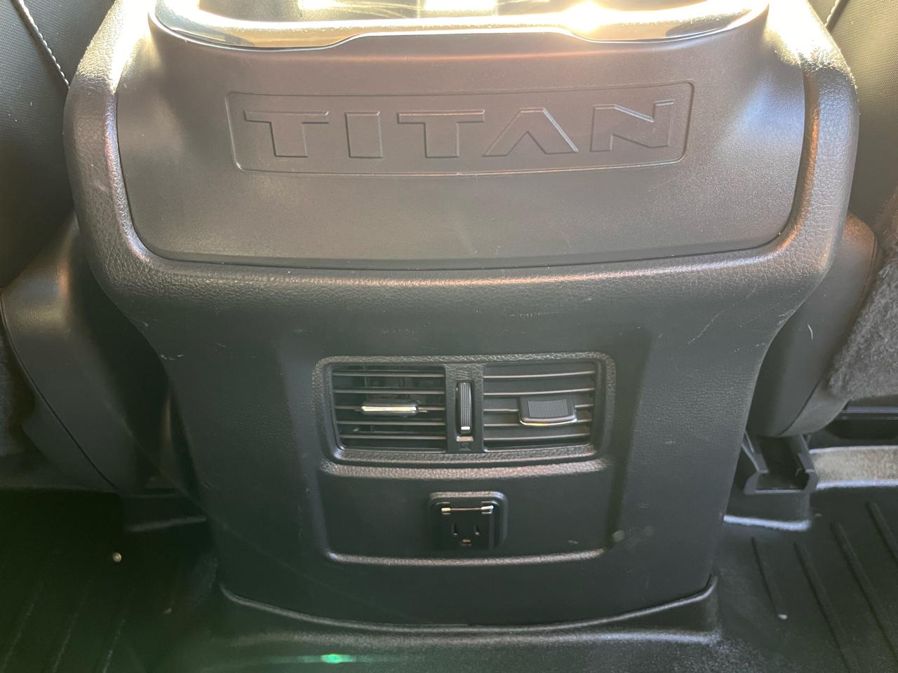 Nissan Titan 4x4 Crew Cab PRO-4X 2017
