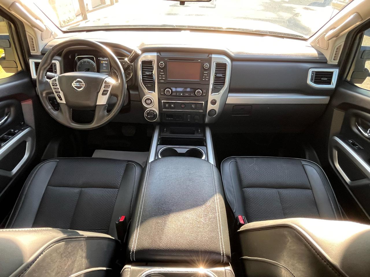 Nissan Titan 4x4 Crew Cab PRO-4X 2017