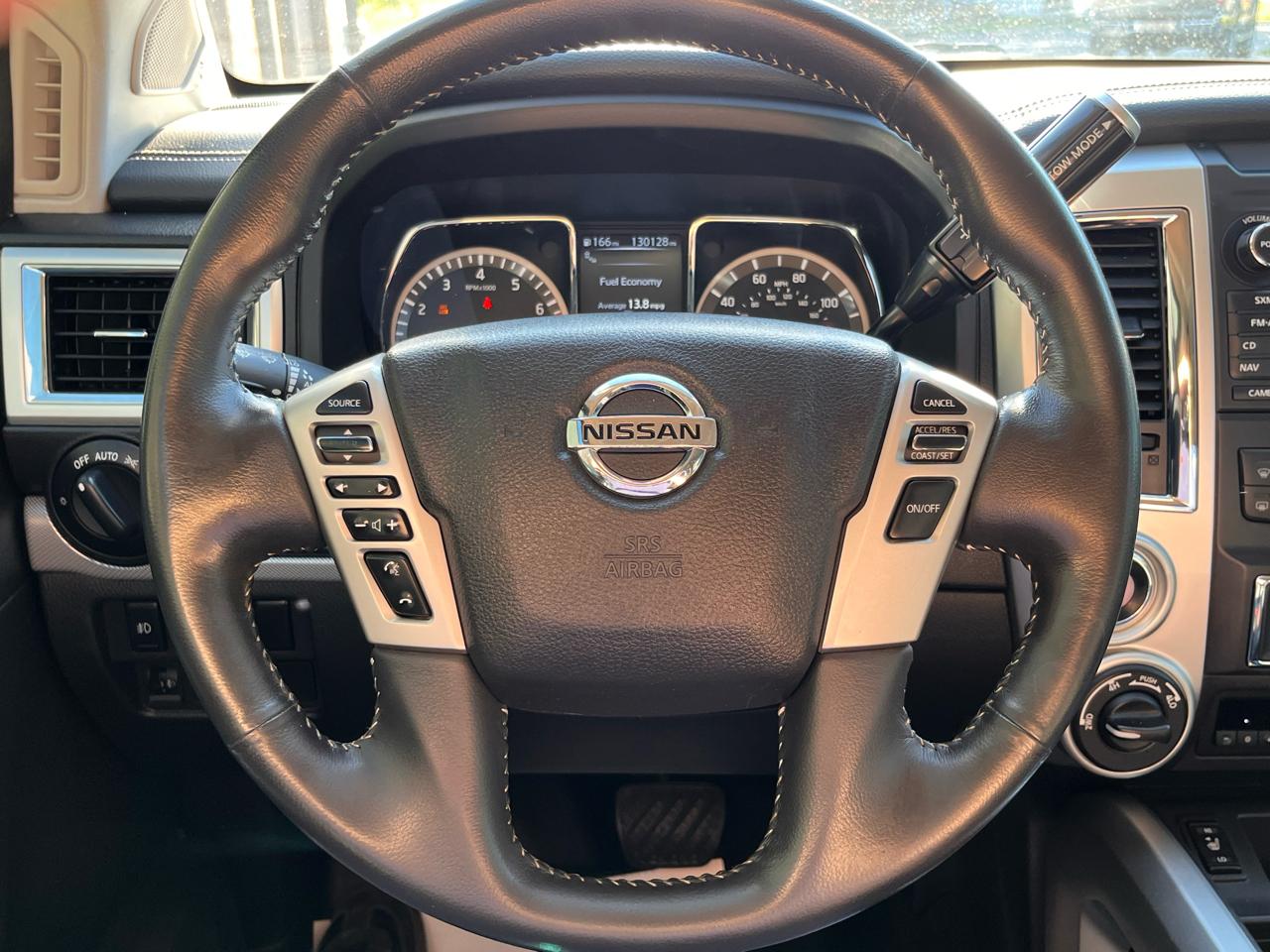 Nissan Titan 4x4 Crew Cab PRO-4X 2017