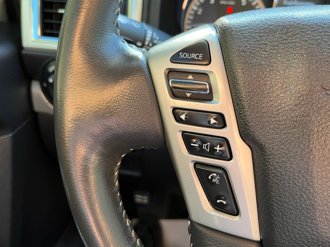Nissan Titan 4x4 Crew Cab PRO-4X 2017