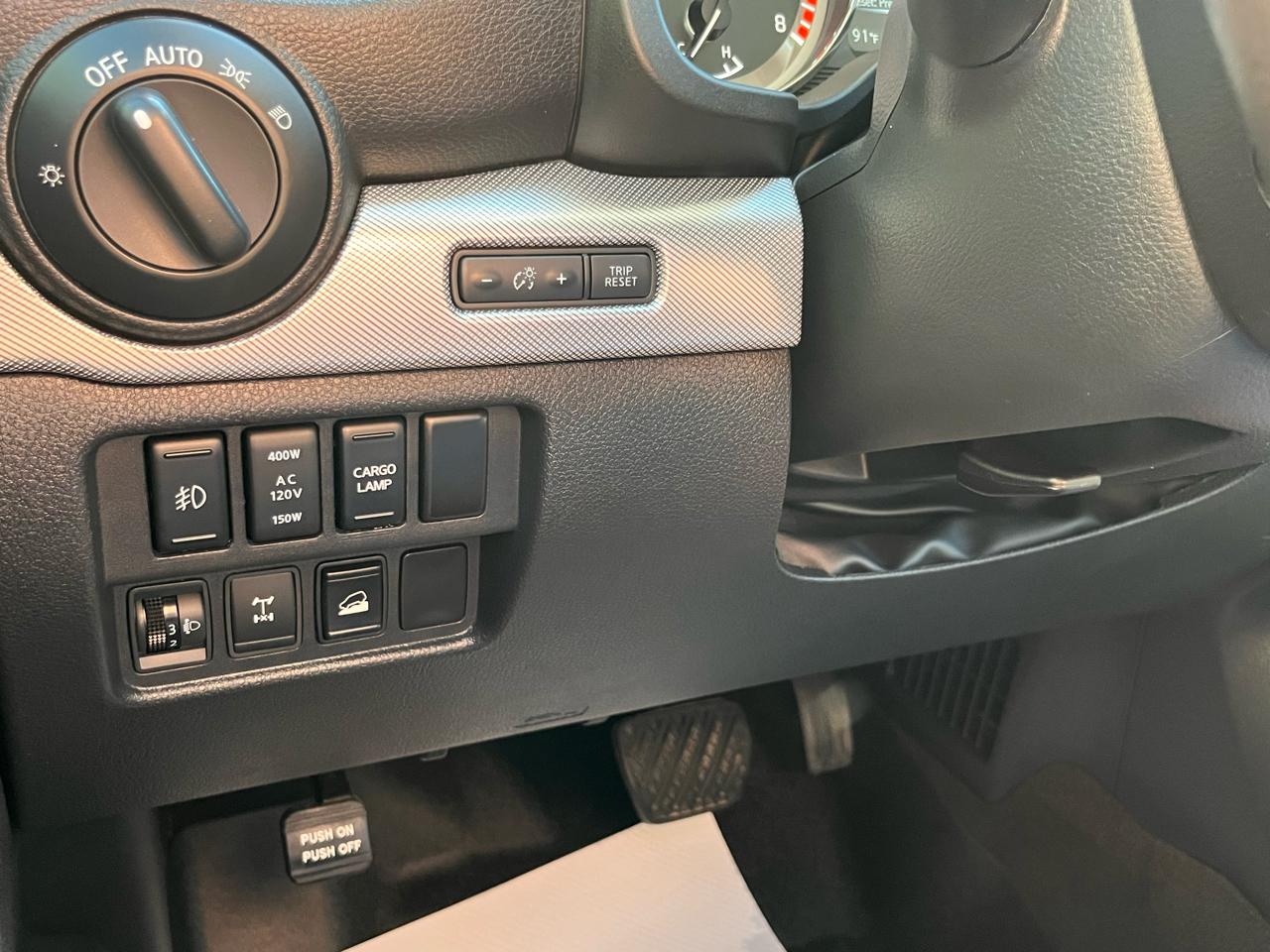 Nissan Titan 4x4 Crew Cab PRO-4X 2017