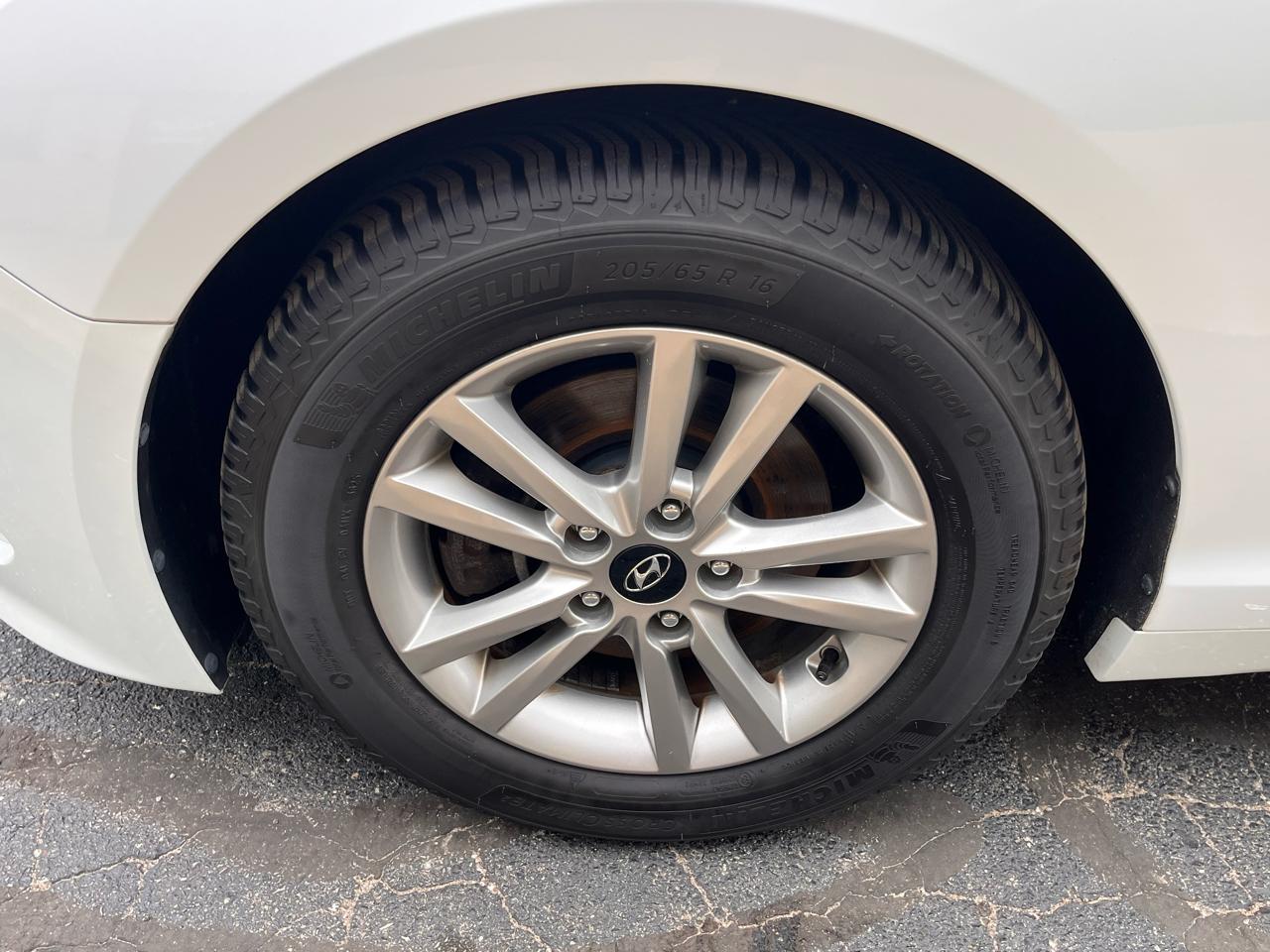Hyundai Sonata 4dr Sdn 1.6T Eco w/Tire Kit 2016