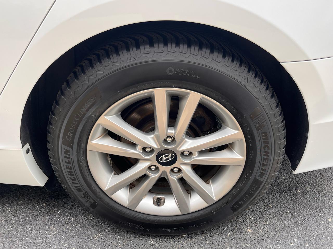 Hyundai Sonata 4dr Sdn 1.6T Eco w/Tire Kit 2016