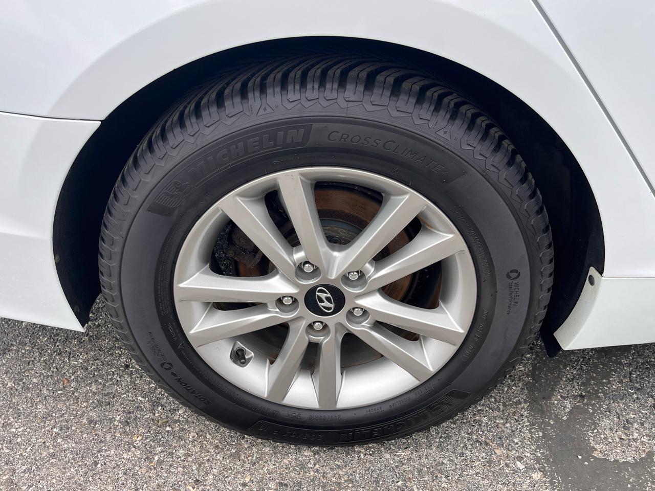 Hyundai Sonata 4dr Sdn 1.6T Eco w/Tire Kit 2016
