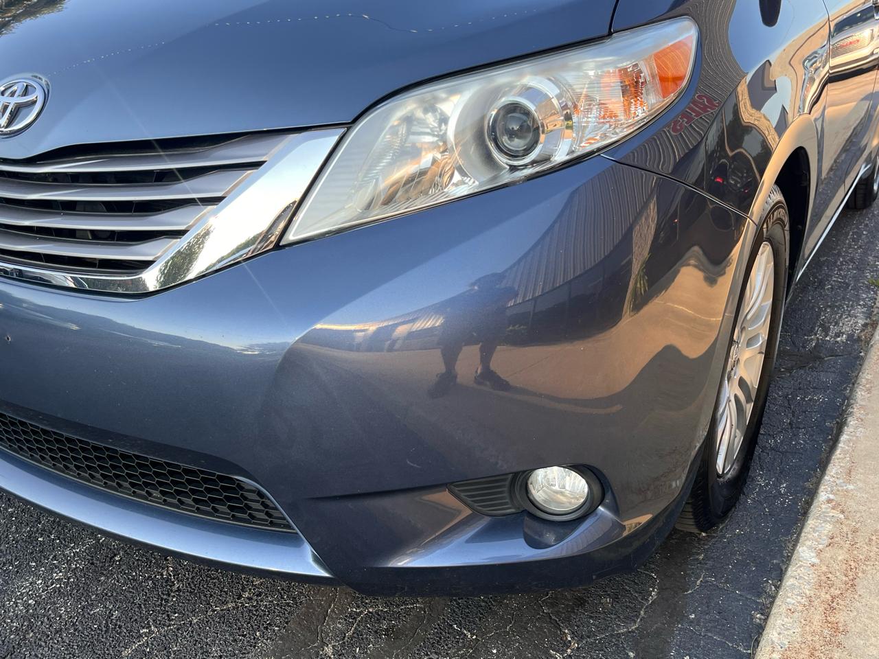 Toyota Sienna XLE Auto Access Seat FWD 7-Passenger (Natl) 2017