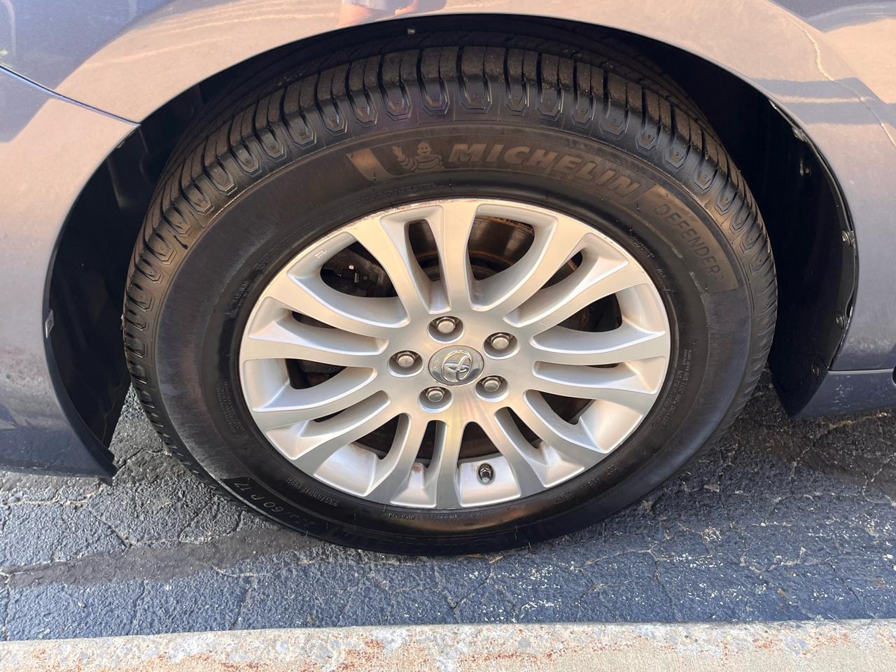 Toyota Sienna XLE Auto Access Seat FWD 7-Passenger (Natl) 2017