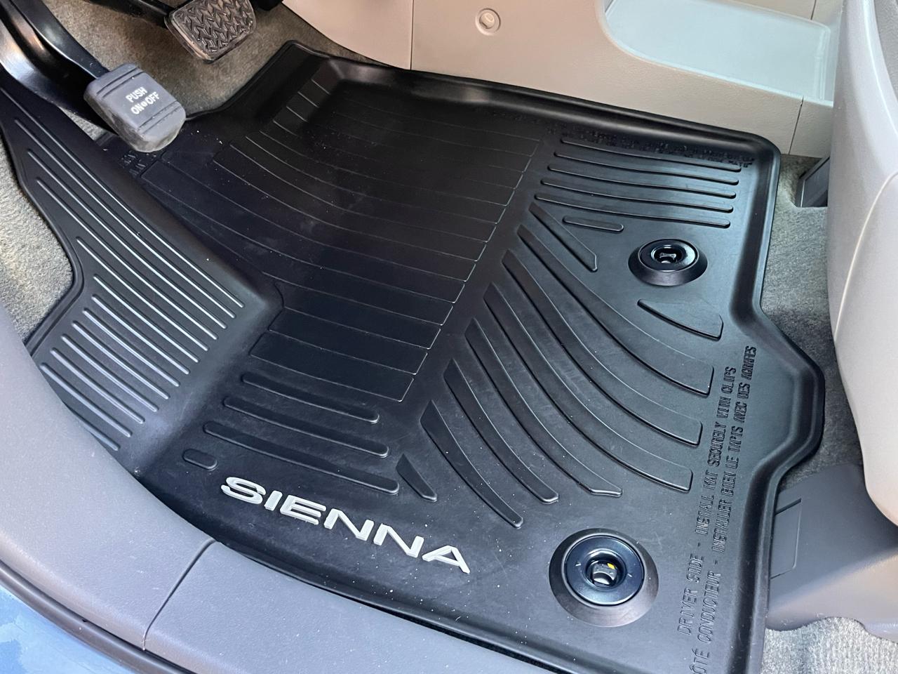 Toyota Sienna XLE Auto Access Seat FWD 7-Passenger (Natl) 2017