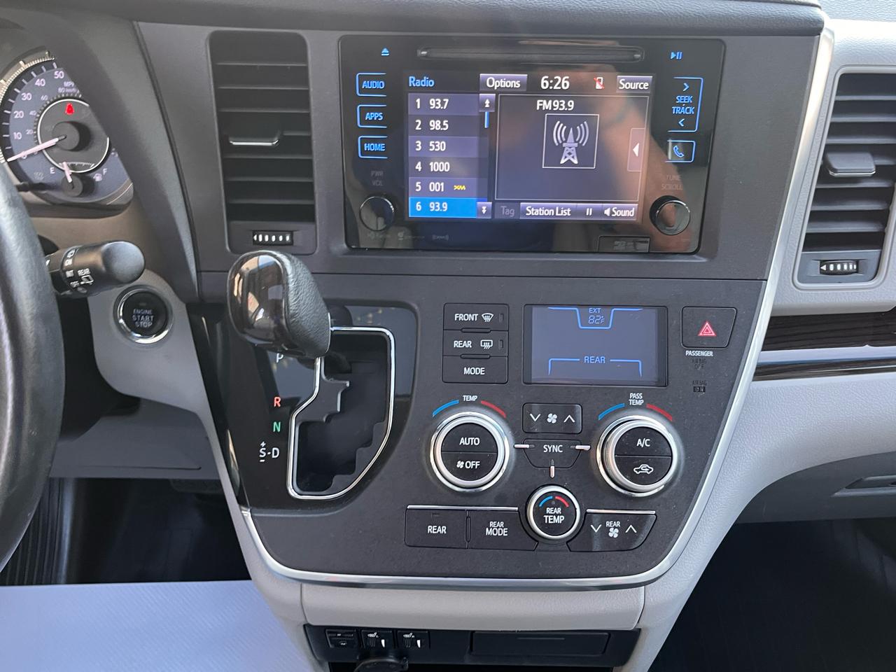Toyota Sienna XLE Auto Access Seat FWD 7-Passenger (Natl) 2017