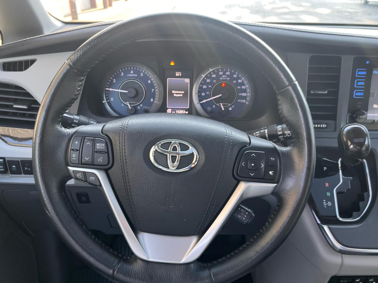 Toyota Sienna XLE Auto Access Seat FWD 7-Passenger (Natl) 2017