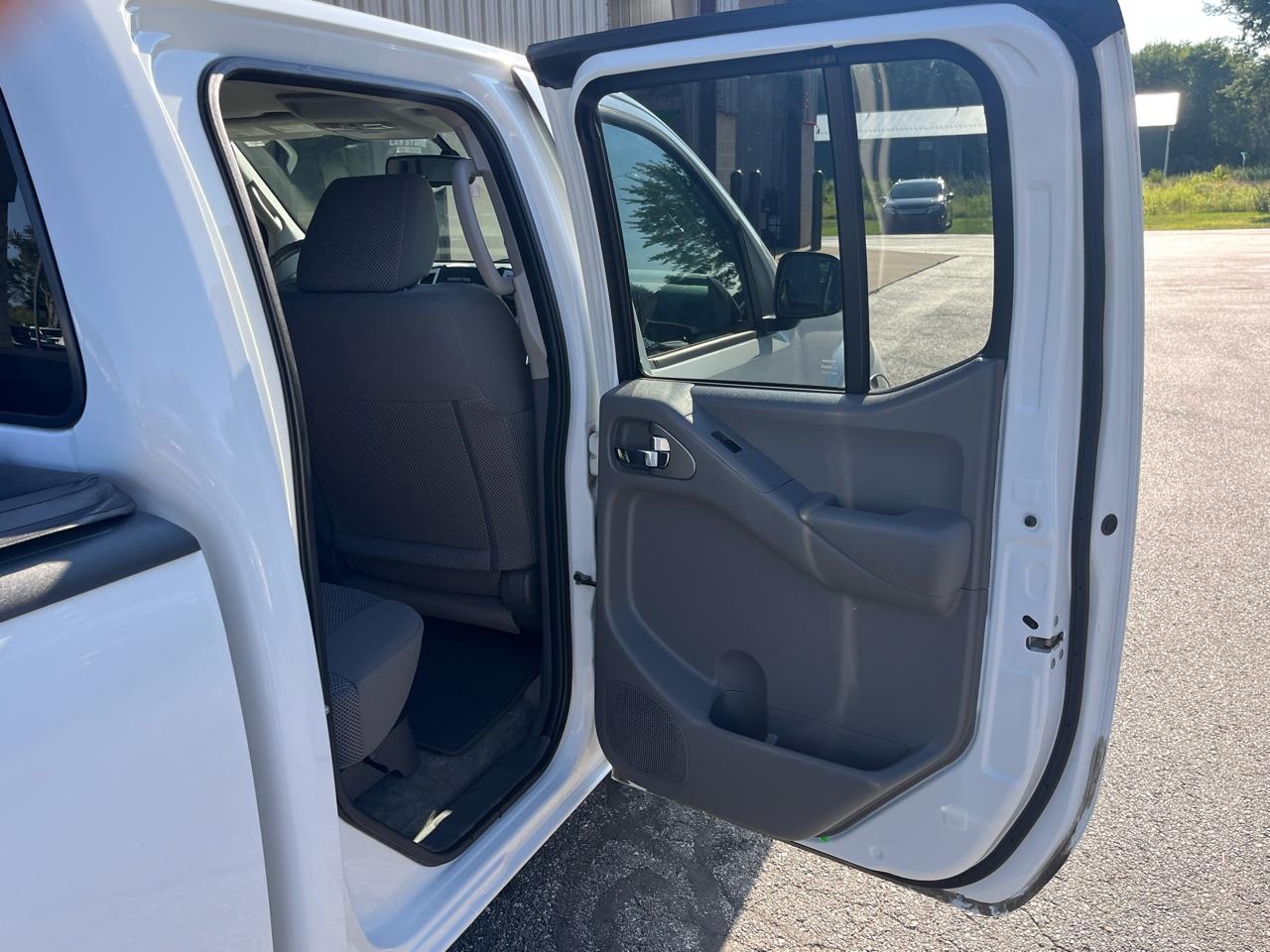 Nissan Frontier 2017.5 Crew Cab 4x4 SV V6 Auto Long Bed 2017
