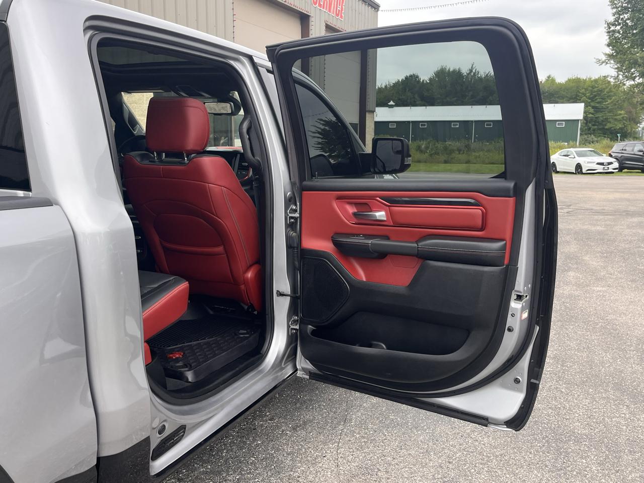 RAM 1500 Rebel 4x4 Crew Cab 5'7" Box 2019