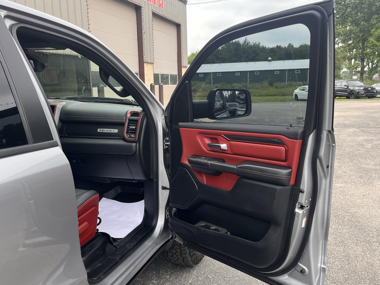 RAM 1500 Rebel 4x4 Crew Cab 5'7" Box 2019
