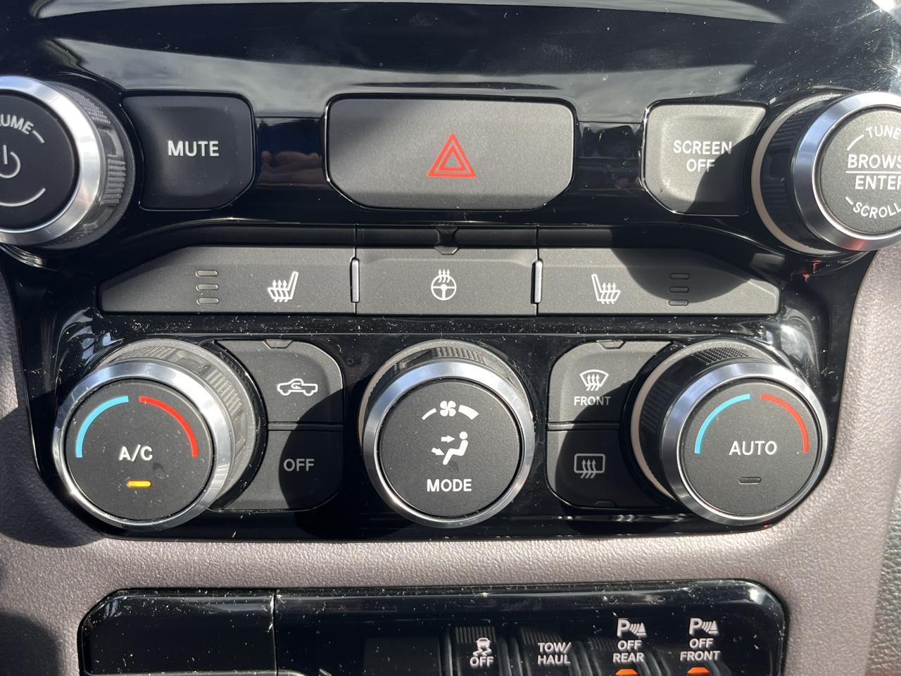 RAM 1500 Rebel 4x4 Crew Cab 5'7" Box 2019